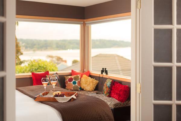 Three Tree Point Bed And Breakfast Burien Экстерьер фото