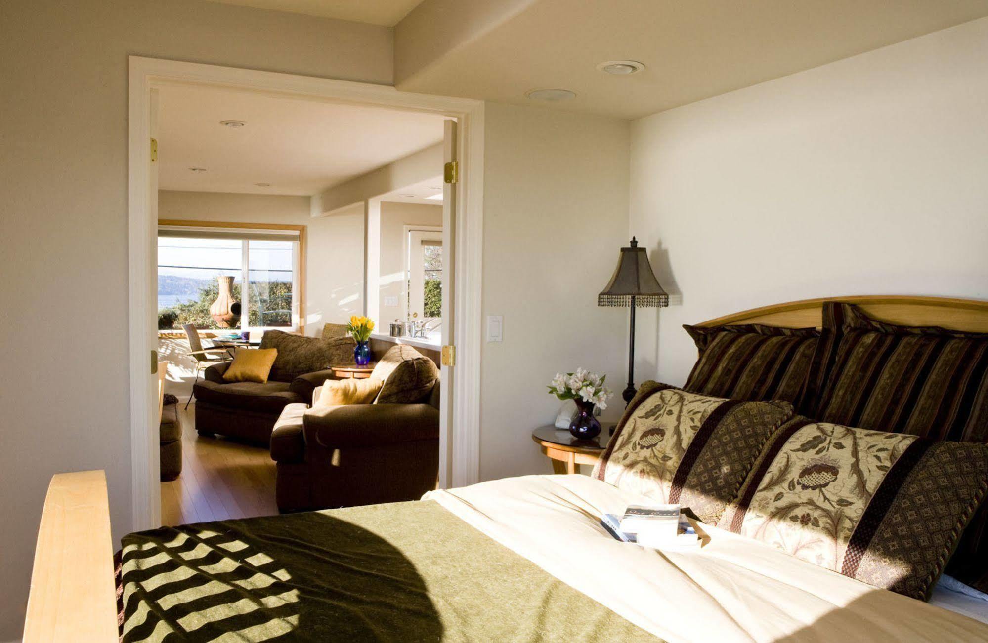 Three Tree Point Bed And Breakfast Burien Экстерьер фото